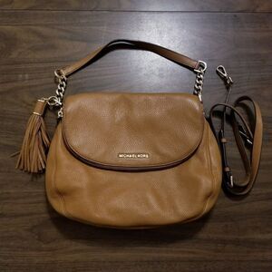 Michael Kors Bedford Bag Brown Pebbled Leather Tassel Crossbody Strap Chain Link